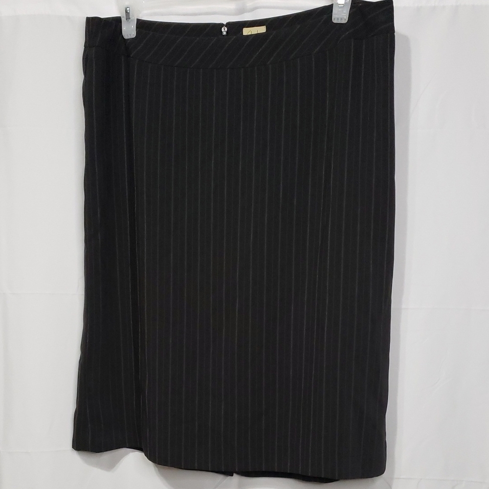 Vintage Caslon Black With Gray Pinstripes Pencil Skirt  Size: 16W